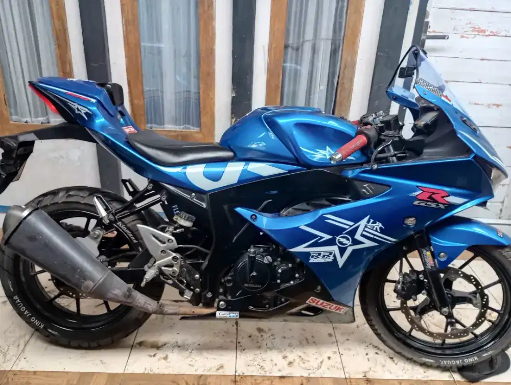 Suzuki gsx 150 tahun 2017