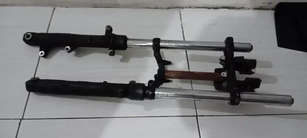 Shock depan CB150R 2017