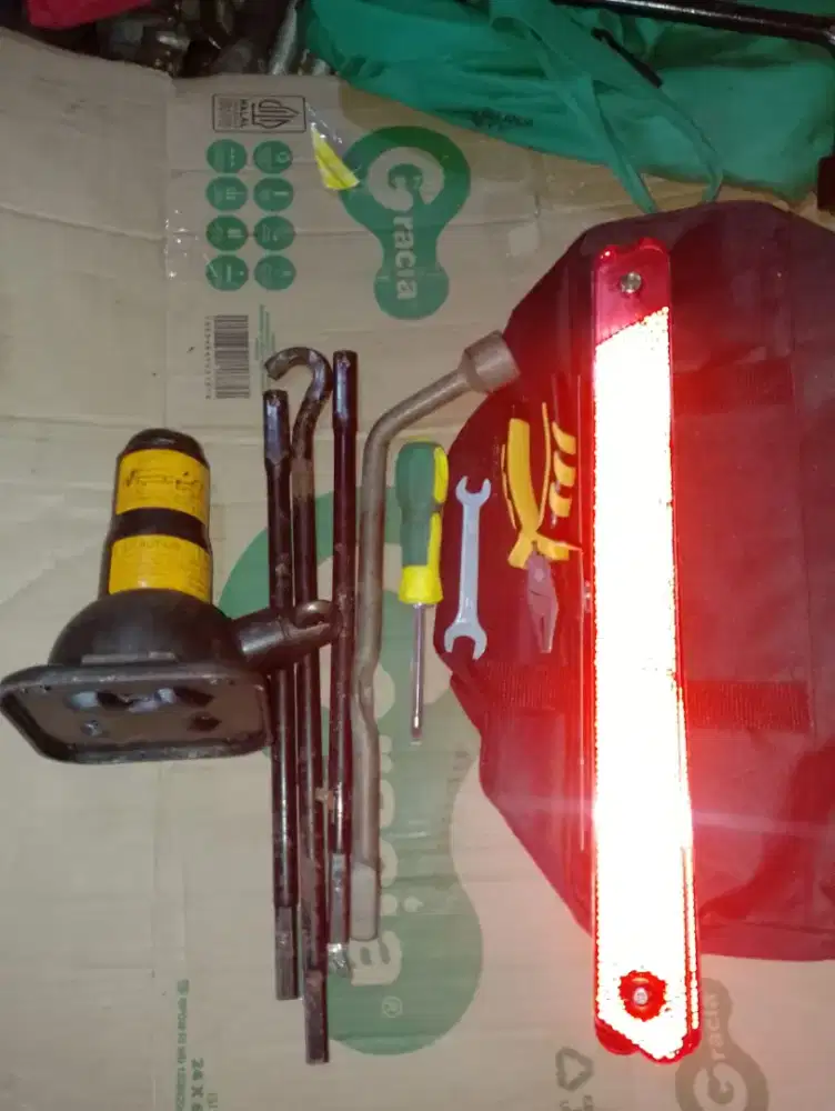 dongkrak toyota innova lama atau innova barong ori fullset berkwalitas