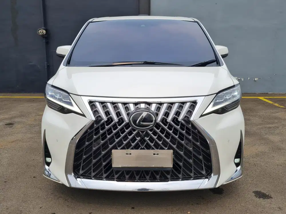 Lexus LM350 AT 2020 Good Condition