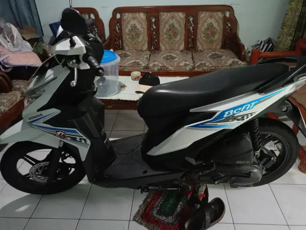 Honda beat 2018 putih mulus