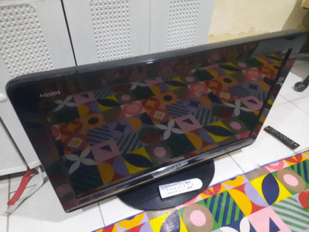 Tv SHARP lcd 32 inch ANALOG