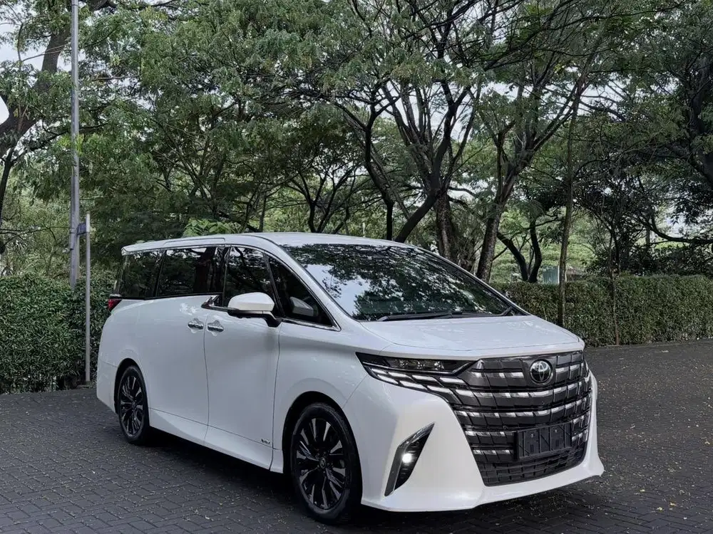 Low KM! Toyota Alphard 2.5 HEV Hybrid 2023 GLS450 LM350 Vellfire X7