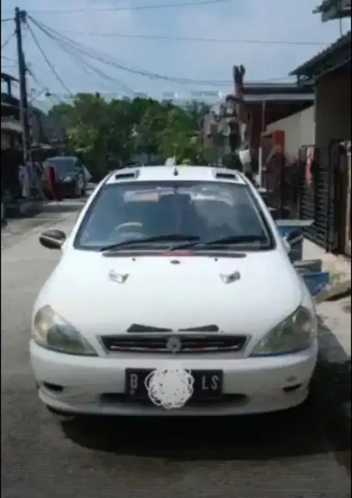 KIA Rio MT Tahun 2005 Warna Putih 1.5cc