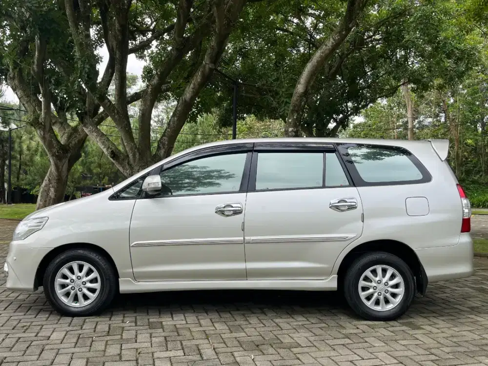 RARE! Innova V AT Diesel Barong 2013