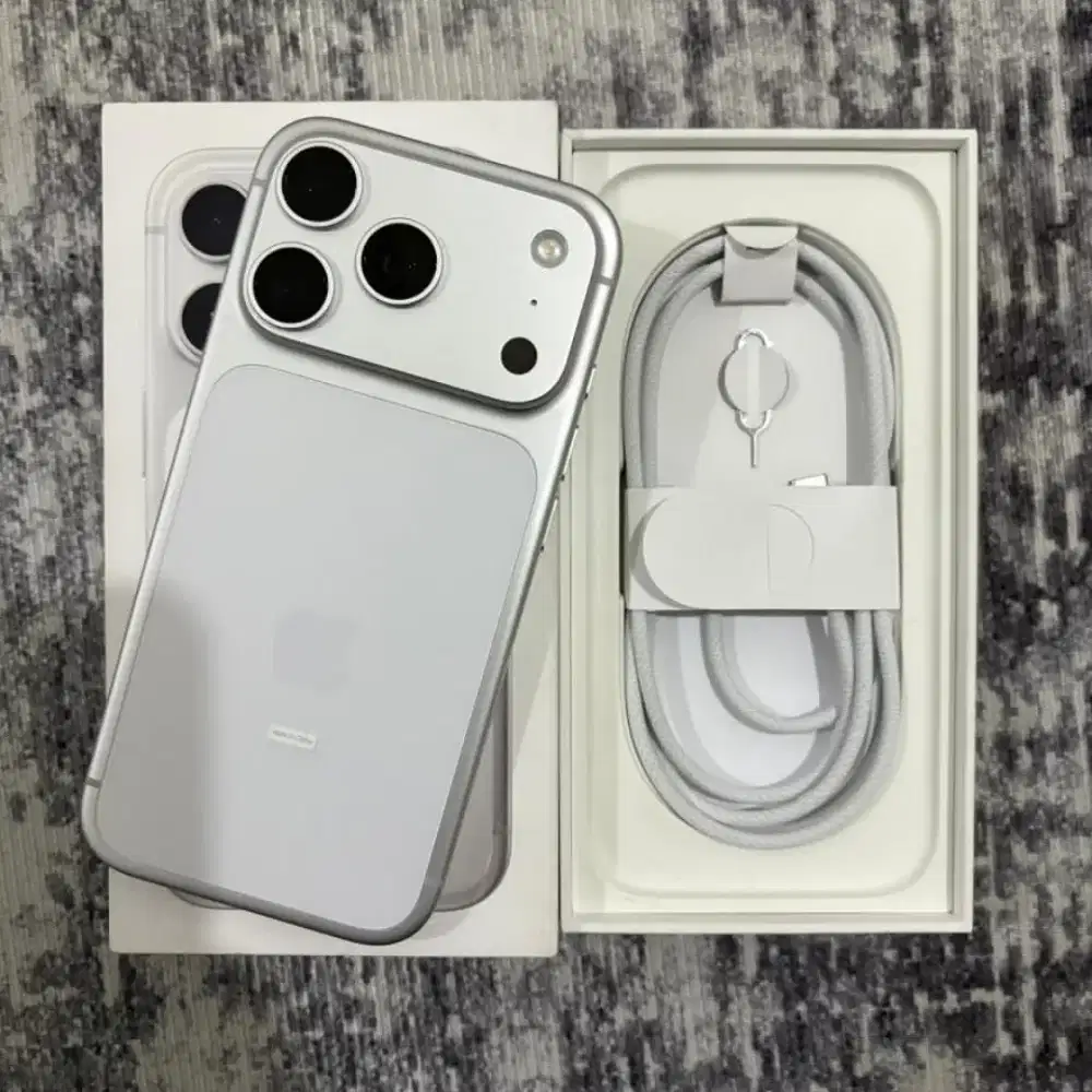 iPhone 17 Pro 512gb Silver Free Adapter