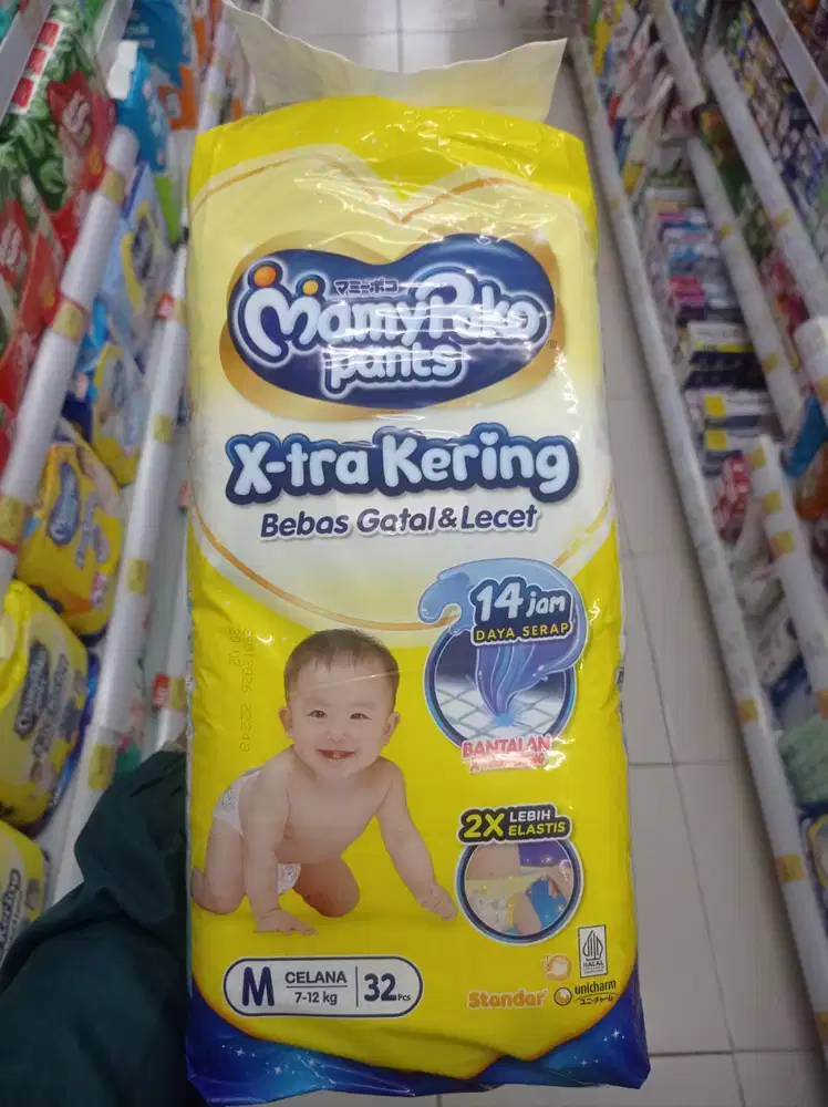 Pempes Baru MamyPoko X-traKering Ukuran M isi 32 pcs
