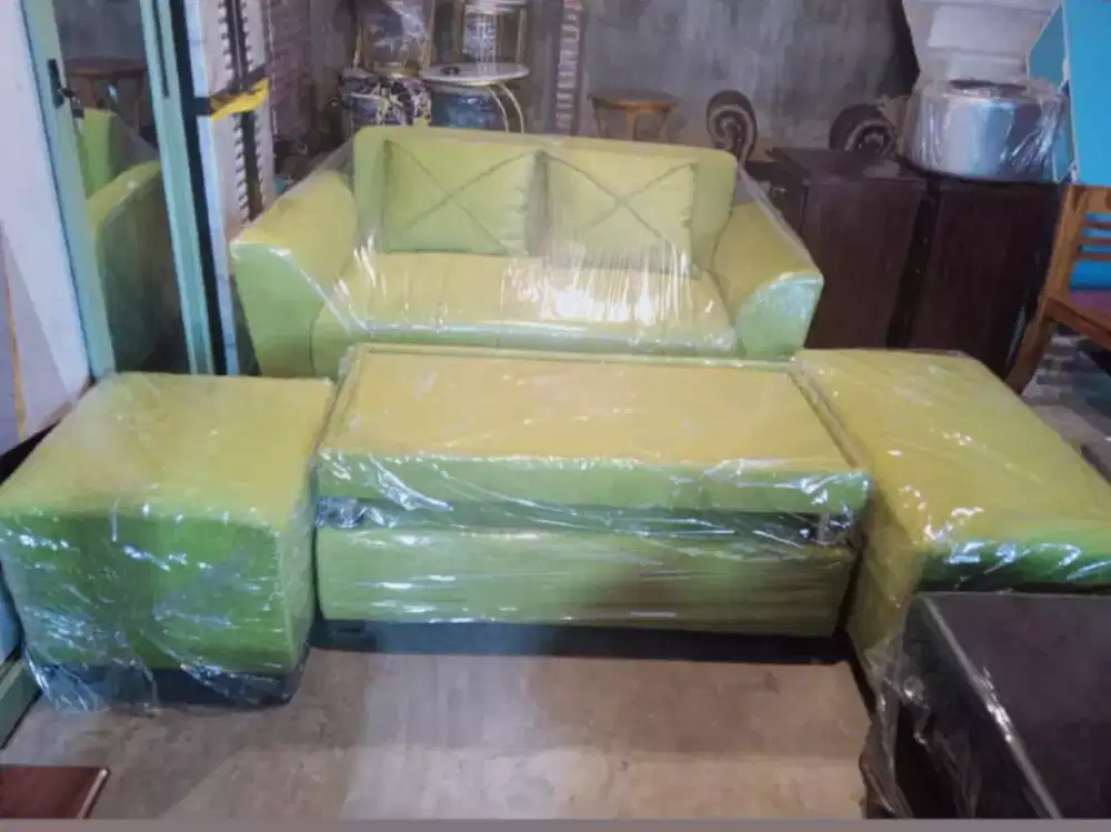 Sofa dua dudukan + meja + pup panjang+pup kotak