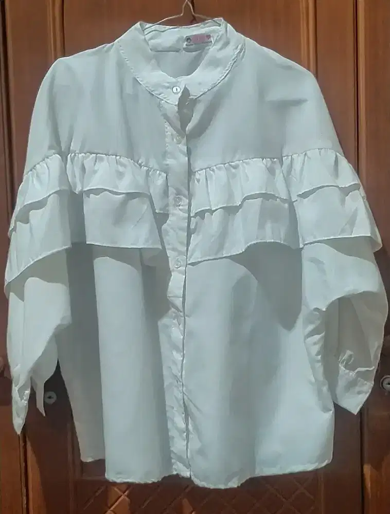 Blouse Ruffle Putih