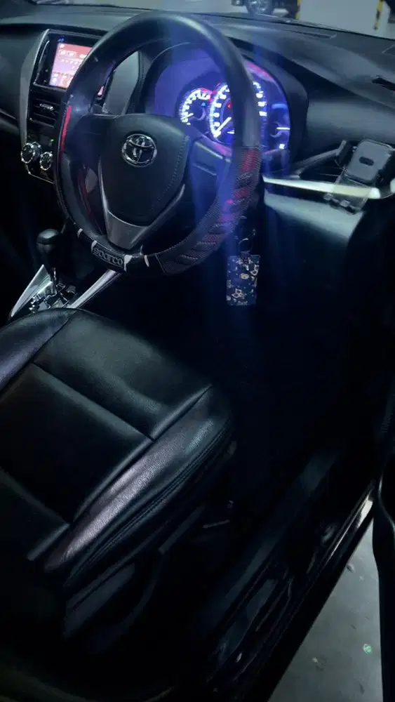Yaris Tipe G 1.5 AT Warna Hitam