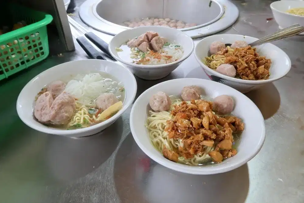 dicari yang niat kerja di warung mie ayam bakso