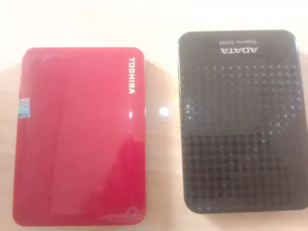 Hardisck Toshiba dan Adata