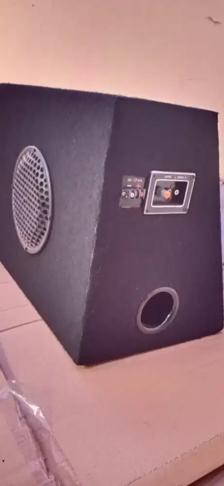 Subwoofer Aktif
