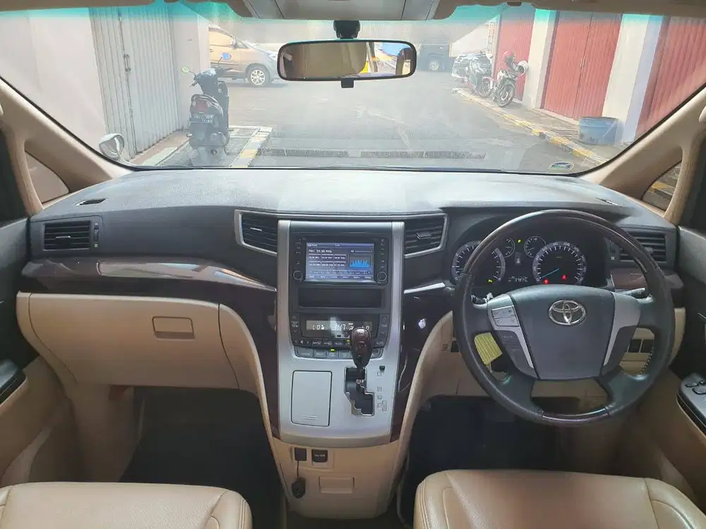 Toyota Alphard 2012 Bensin