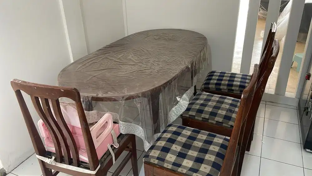 Meja makan set bekas