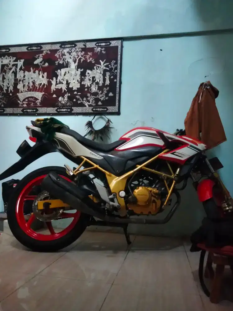 Honda CB150R th 2015
