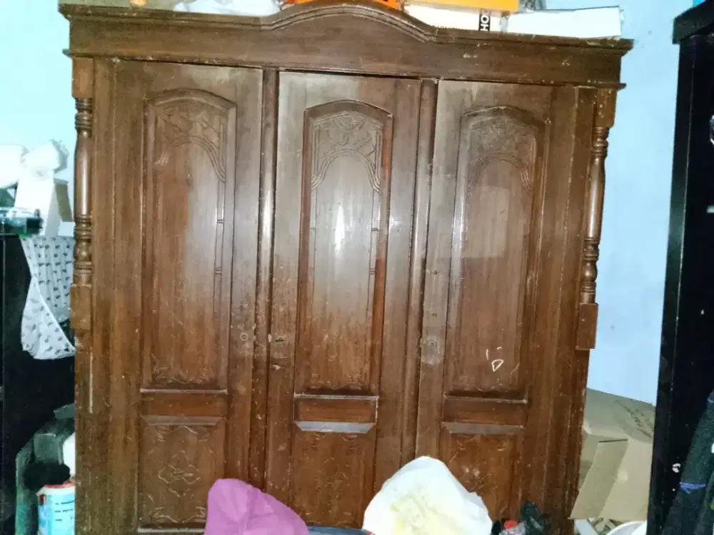 Dijual lemari jati bekas nego sampai deal