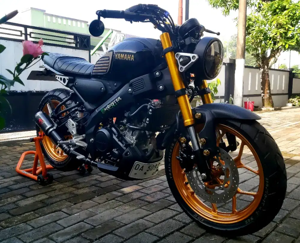 Dijual Yamaha XSR 155 Black Gold
