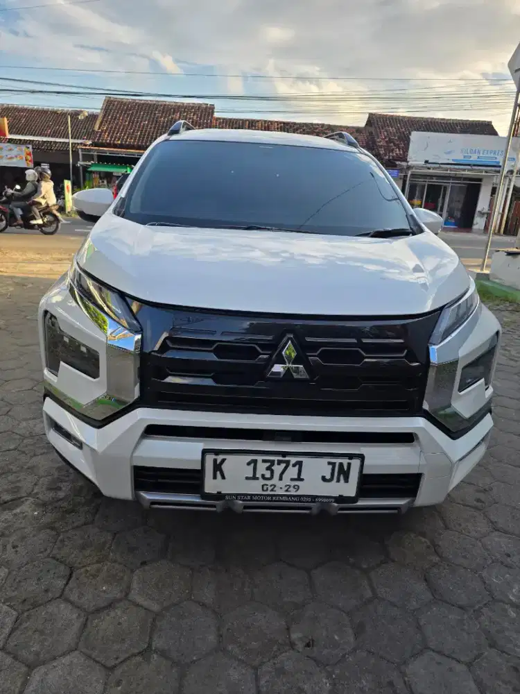 Xpander cross matic tahun 2024