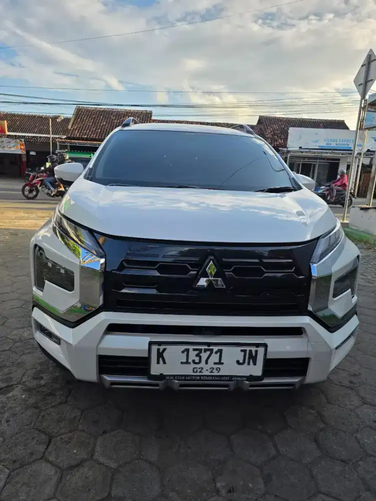 Xpander cross matic tahun 2024
