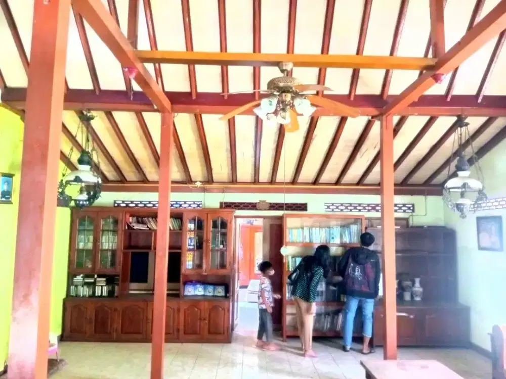 Rumah Klasik  plus kamar Kos tengah Kota, Serengan  SOLO Surakarta