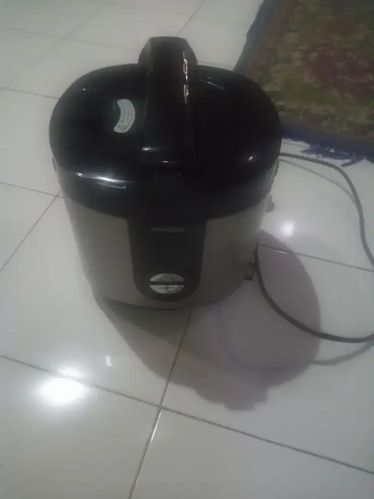 Penanak Nasi merk Phillips HD3128