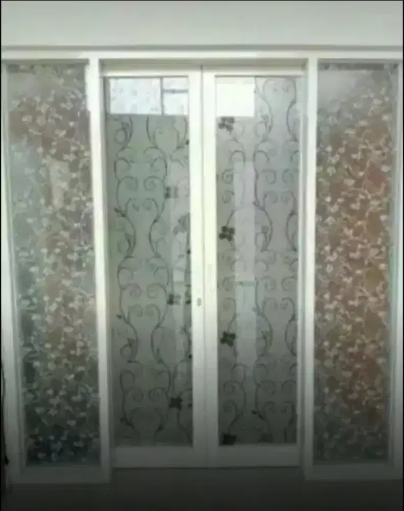 Pasang stikersanblas kaca film kantor Terjaga & Syantik