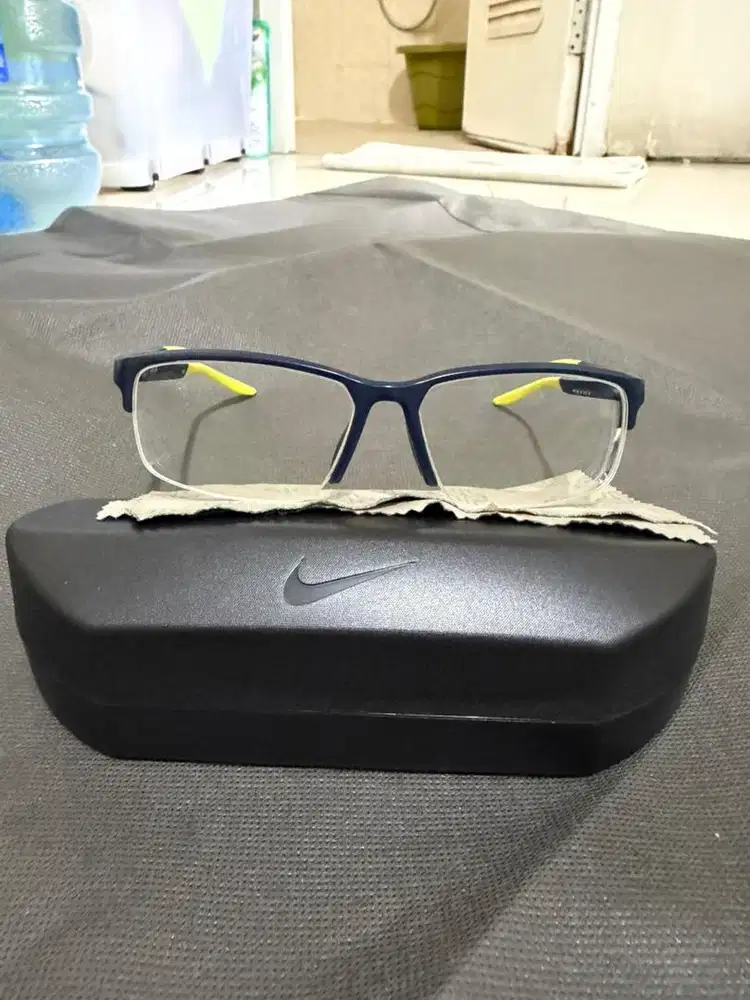 Frame kacamata Nike auth
