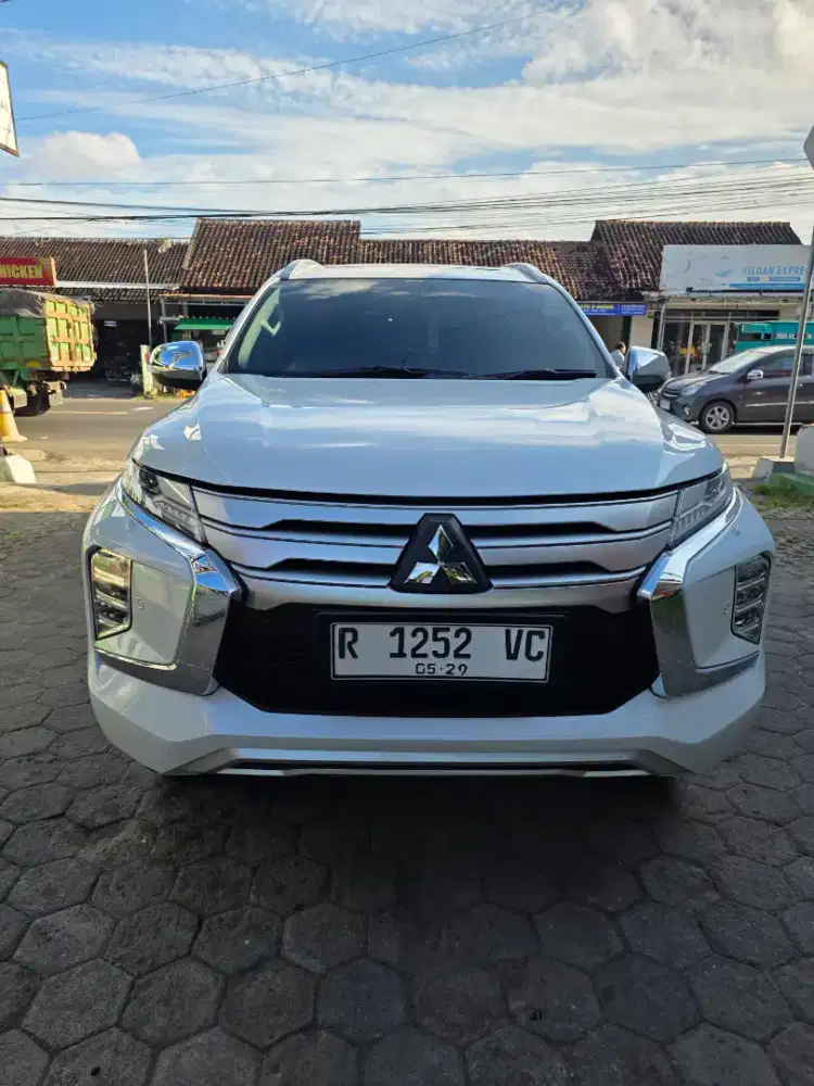 Pajero sport dakar 4x2 tahun 2024