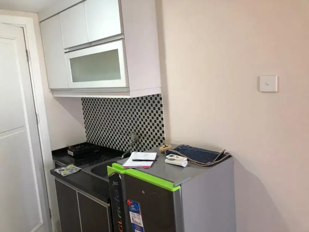 disewa unit apartemen green lake sunter,studio furnished,Ac dan waterheater,view danau,16 juta/6bulan