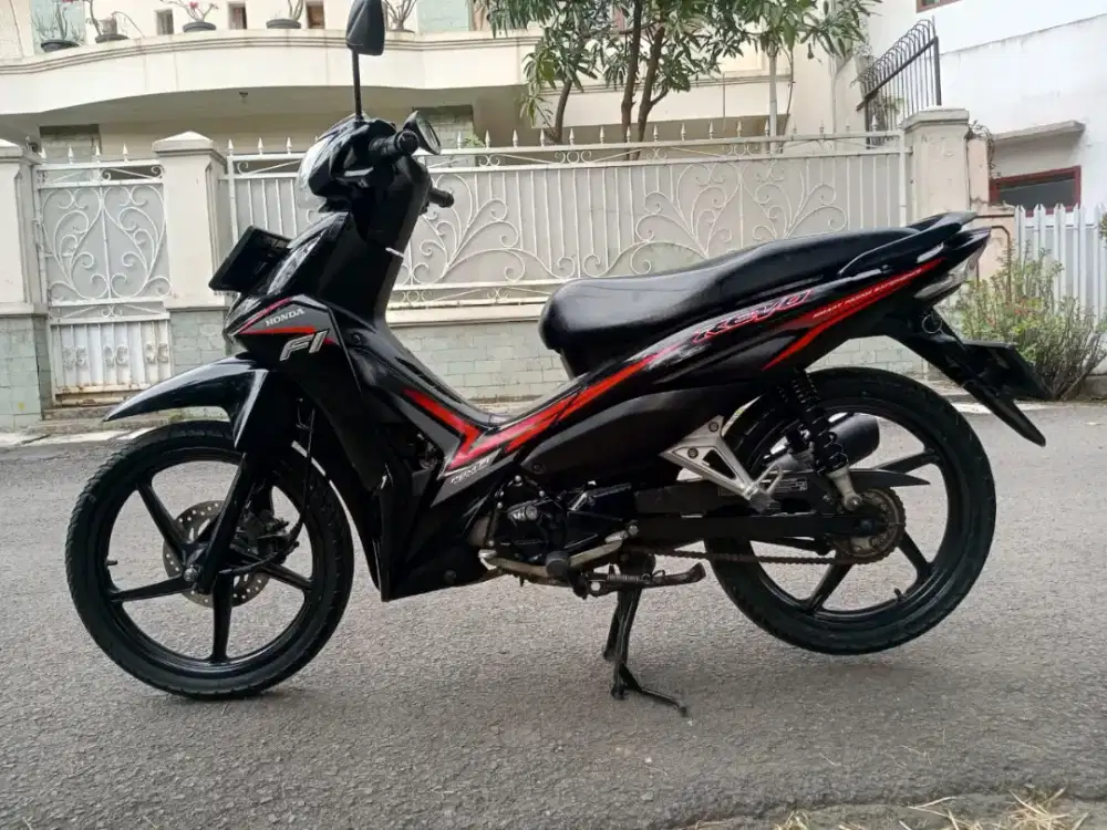 HONDA REVO FI CW TAHUN 2016 KM 15 RB ISTIMEWA KIRCON