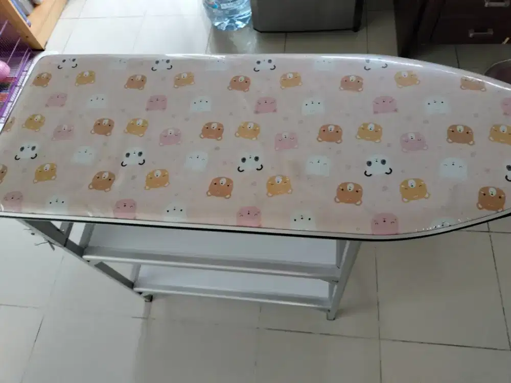 Meja setrika baguss dengan 2 rak