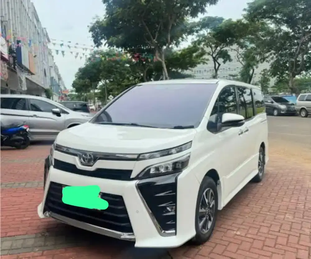 Toyota Voxy 2.0 AT 2020