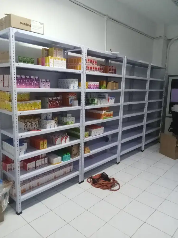 Rak besi gudang susun