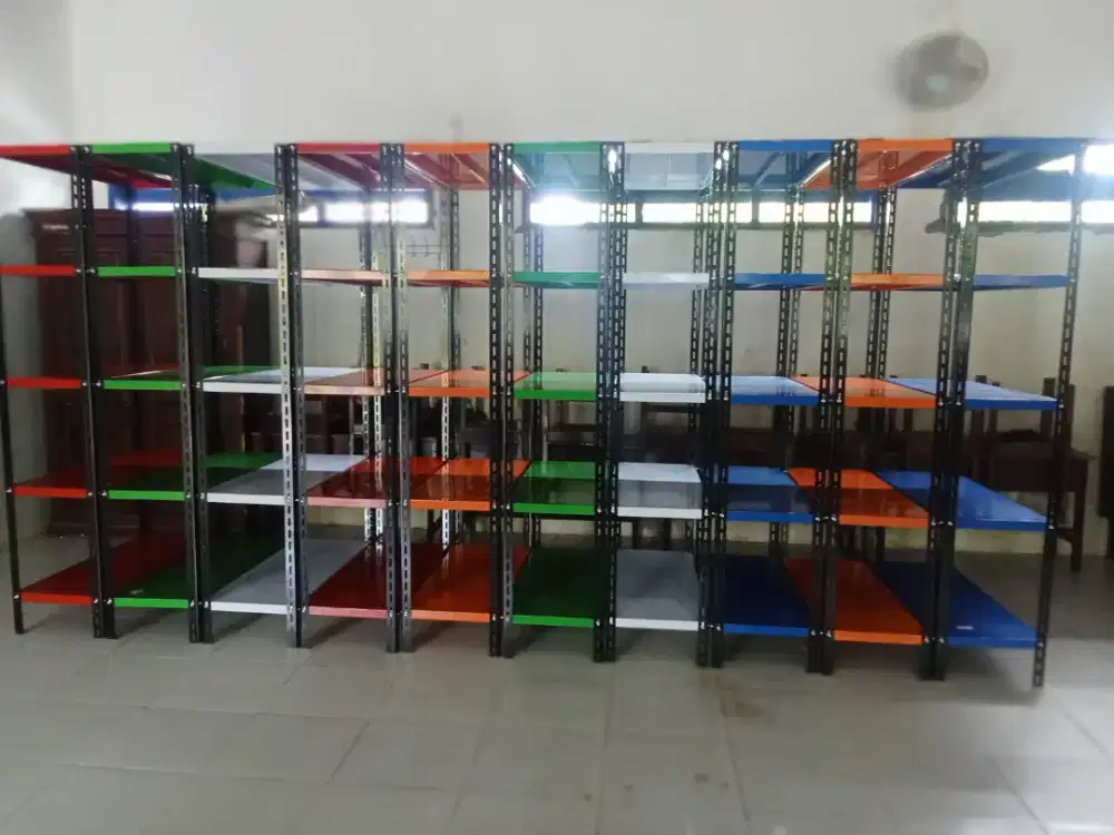 Rak siku besi lobang ..