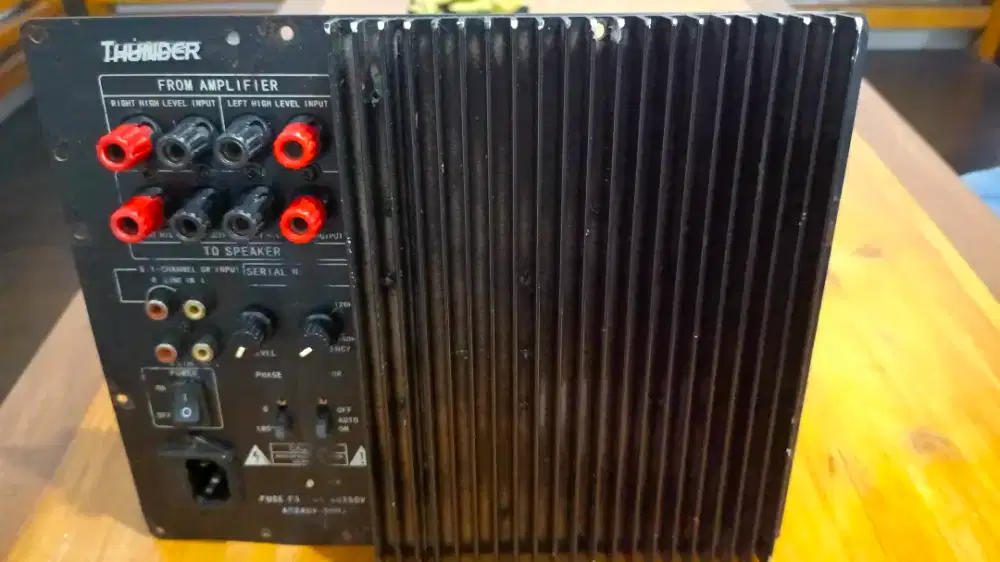 Power Subwoofer Aktif