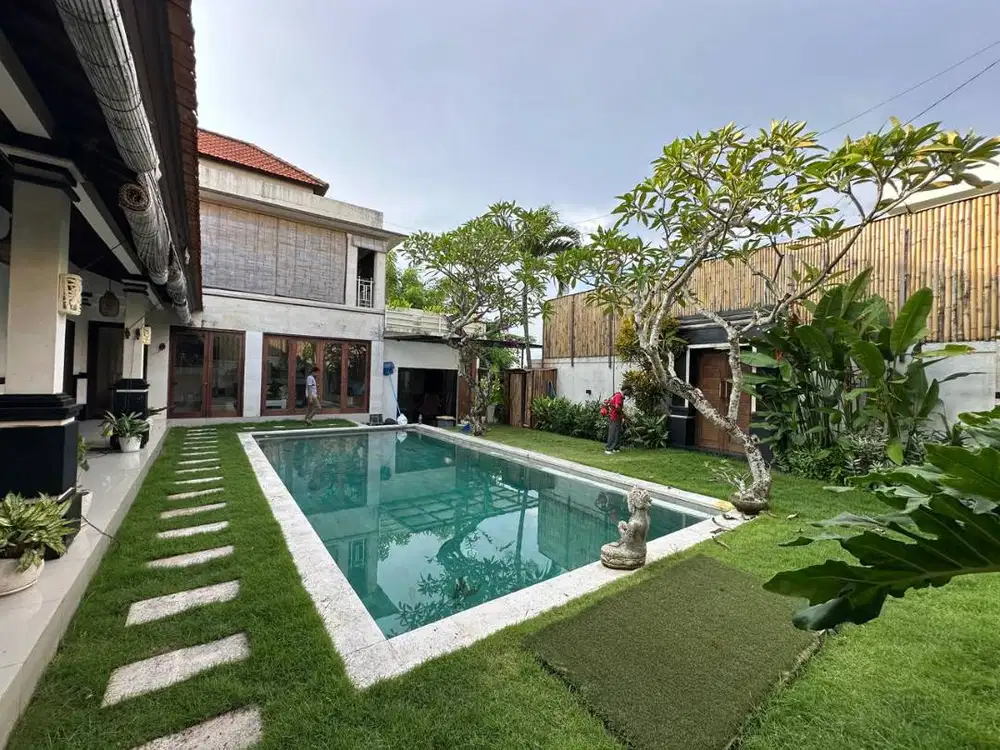 FOR SALE VILLA 4 BR IN TUMBAK BAYUH CANGGU  FULL FURNISHED SHM IMB