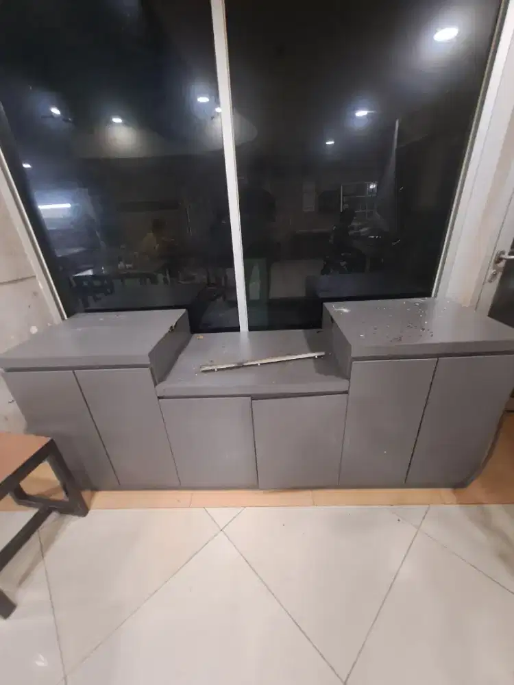 Meja Kompor dan Rak penyimpanan