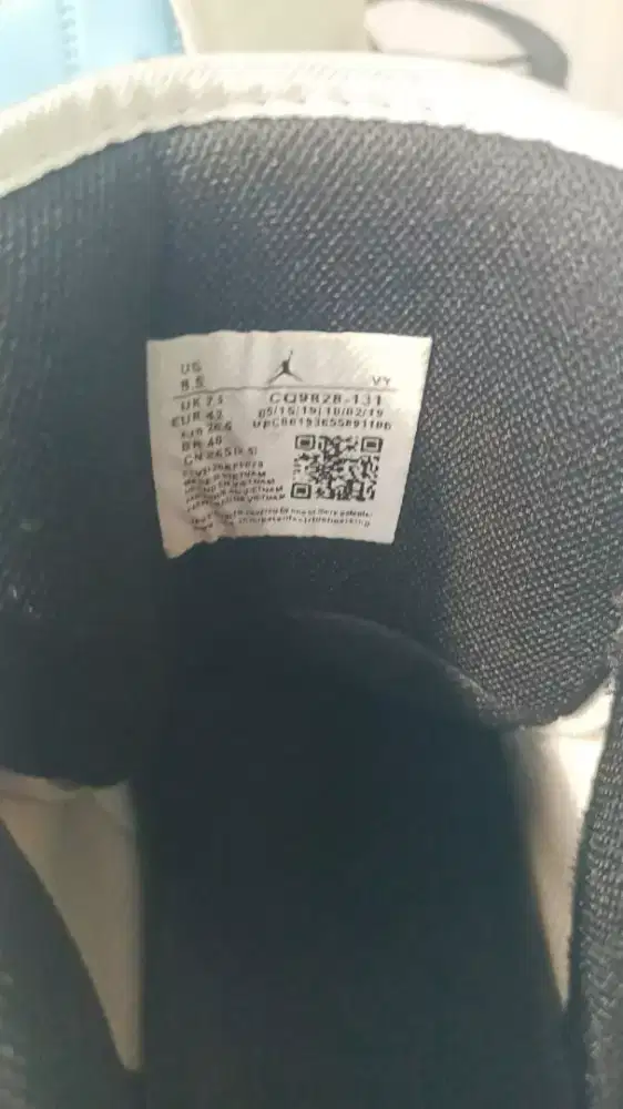 Air jordan mid ice blue