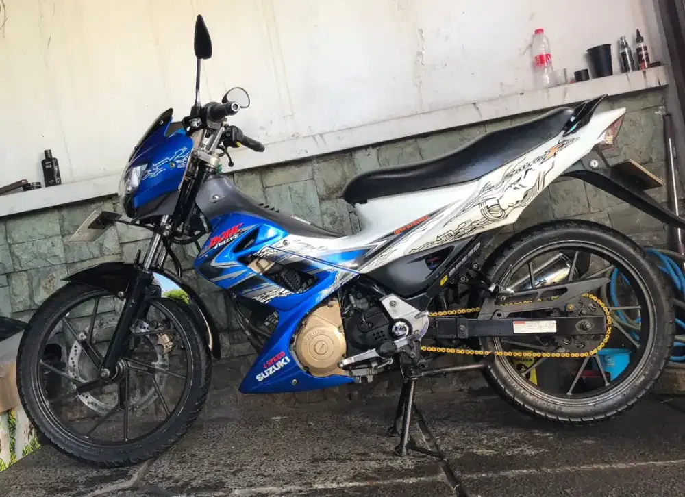 Satria fu150 scd 2012 barong putih biru ori
