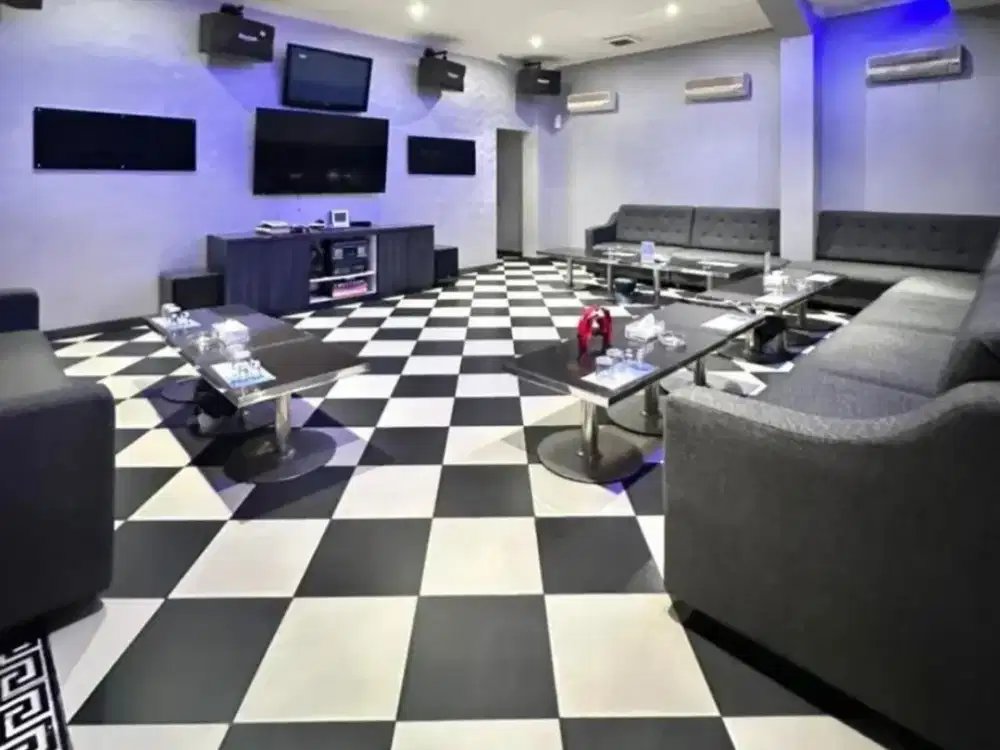 Gedung Komersial Berlokasi Berlokasi Strategis Di Area Melawai, Keb Baru