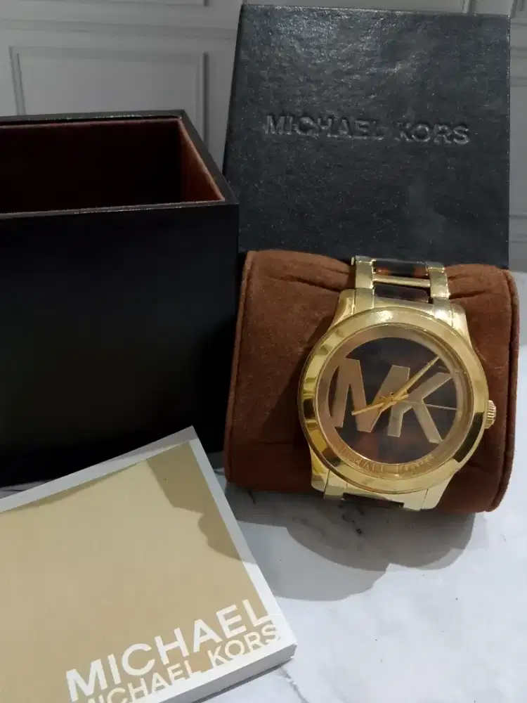 Michael Kors jam tangan wanita