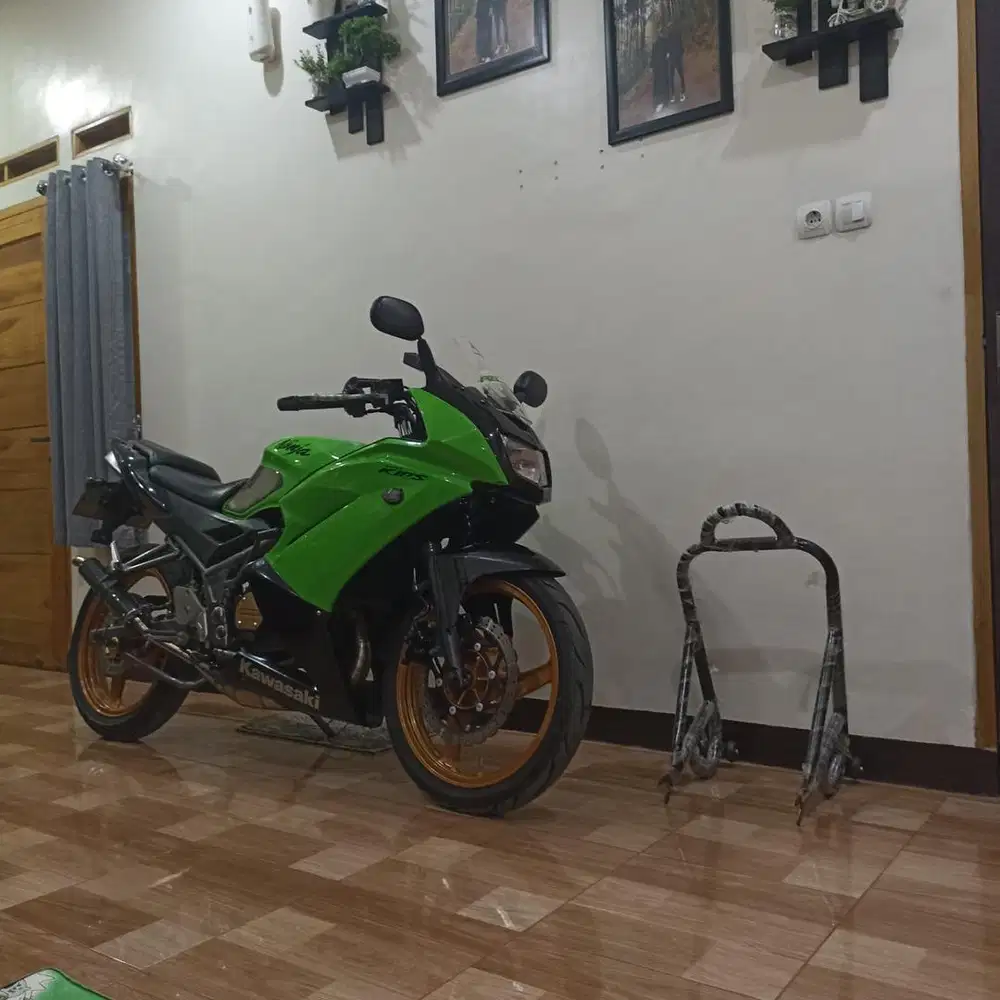 Di jual motor ninja 2012