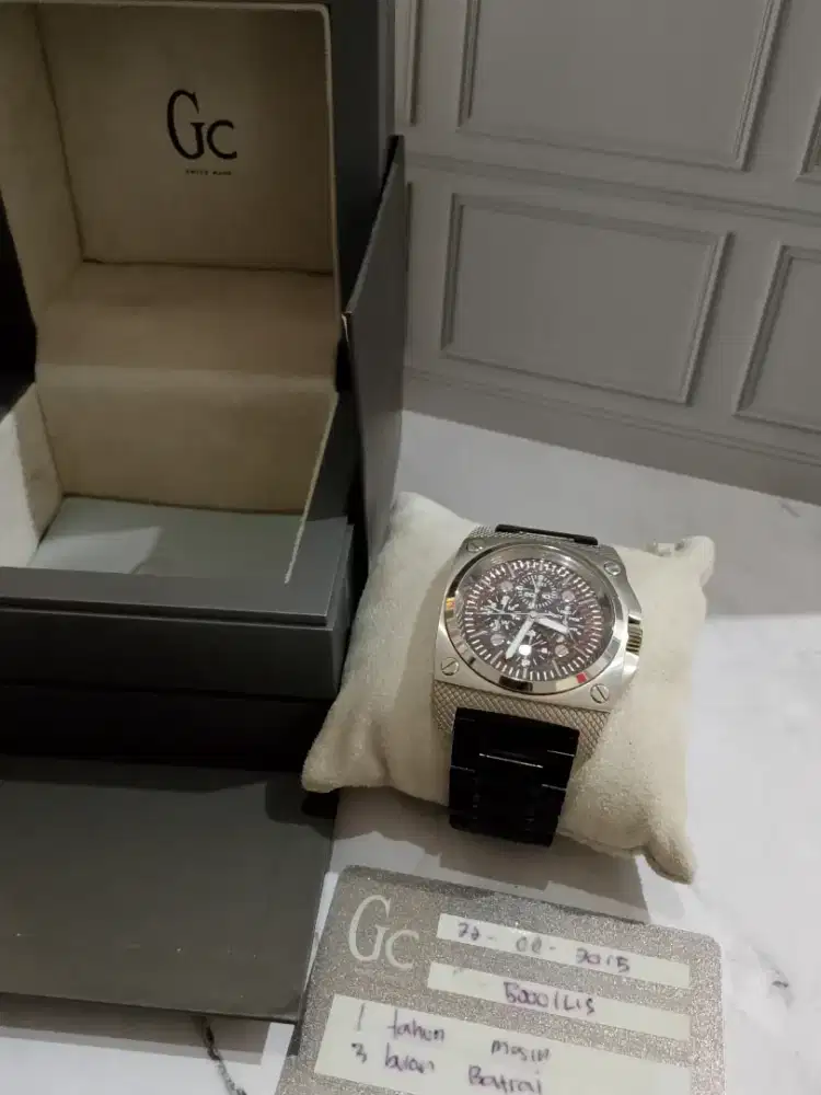 Guess watch jam tangan Pria