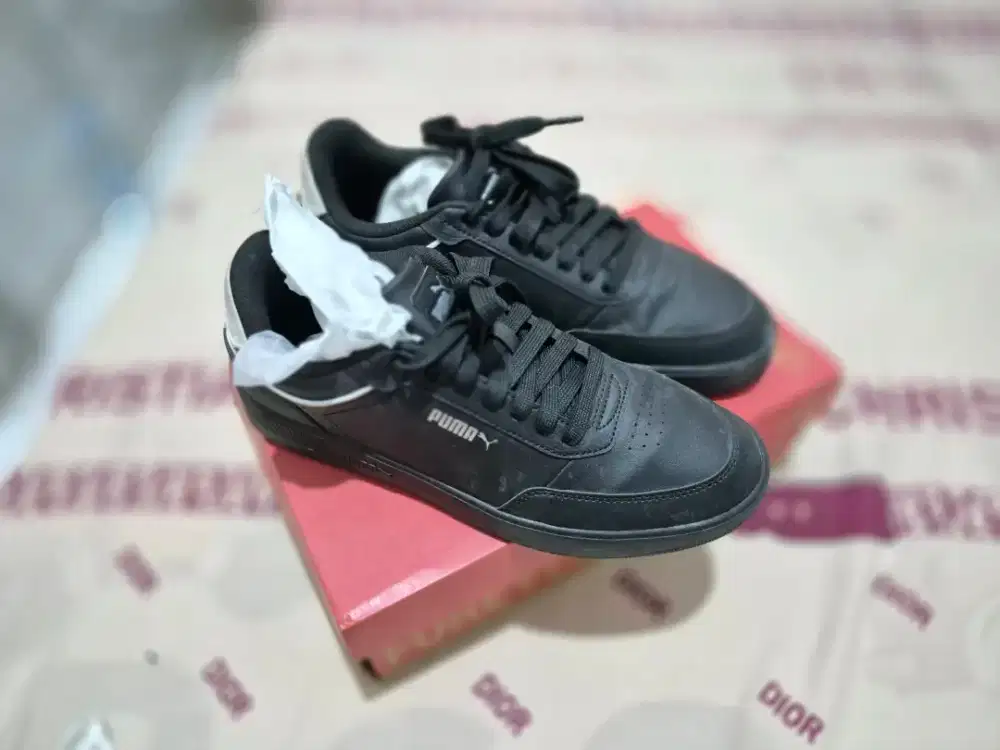 Sepatu puma minus pemakaian