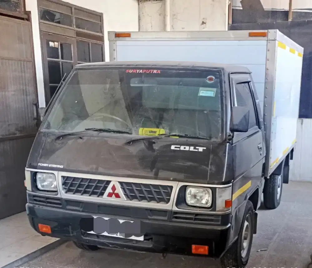 Mitsubishi L300 Box