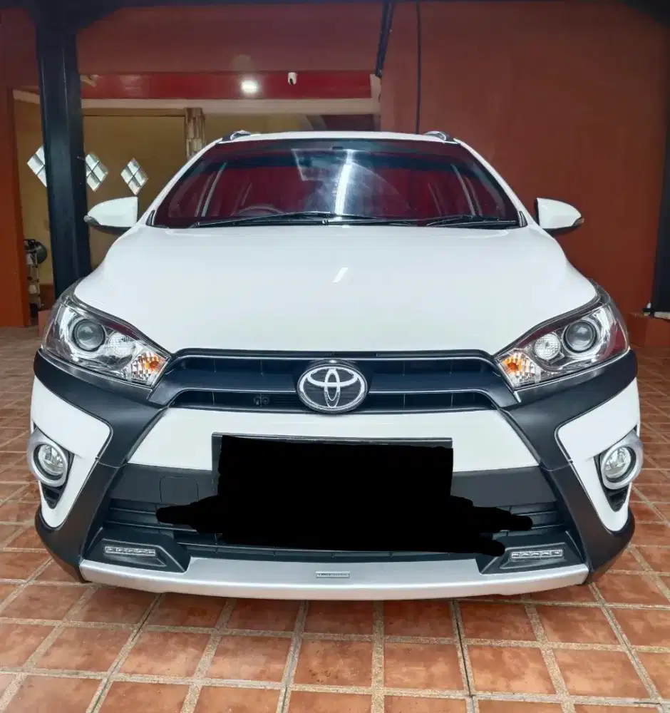 TOYOTA YARIS HEYKERS, MATIC WHITE TH 2017, TERAWAT, SIAP PAKAI.