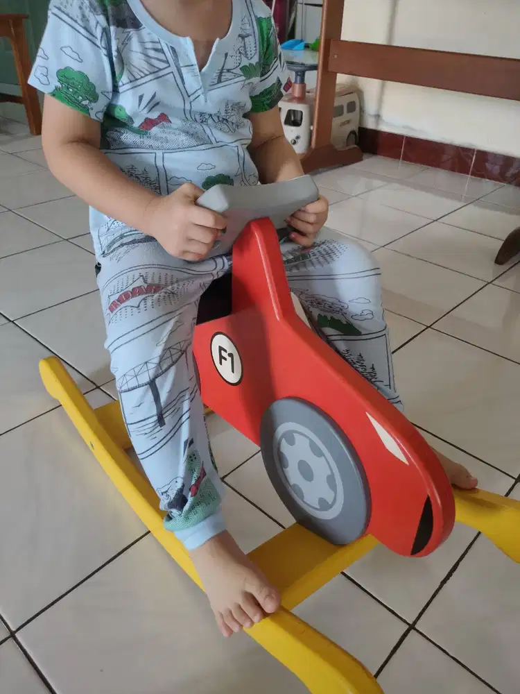 Kursi goyang anak dari toyskingdom