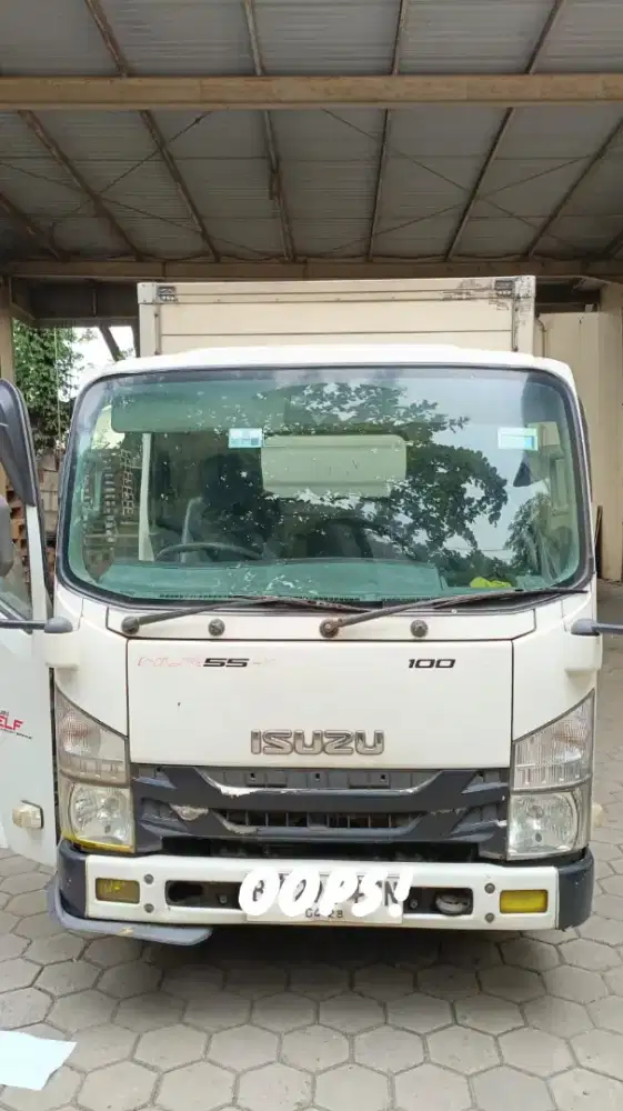 Truk isuzu NLR 55T 2018 perusahaan