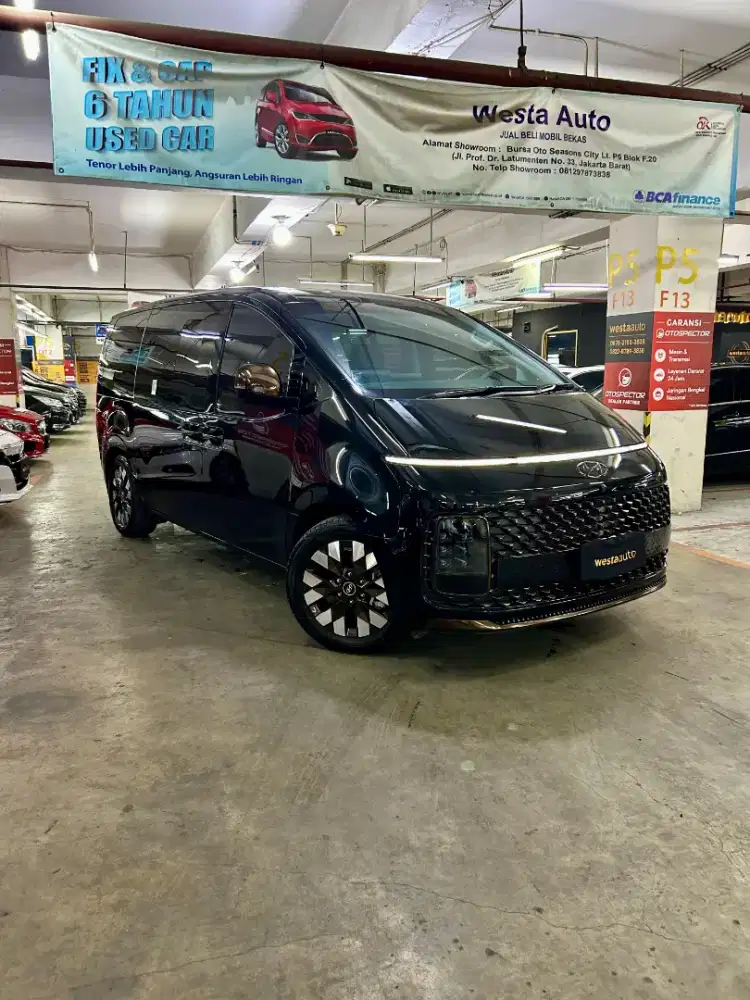 KM 24rb 9 seater Hyundai Staria 2.2 Signature Diesel AT 2023 Like New